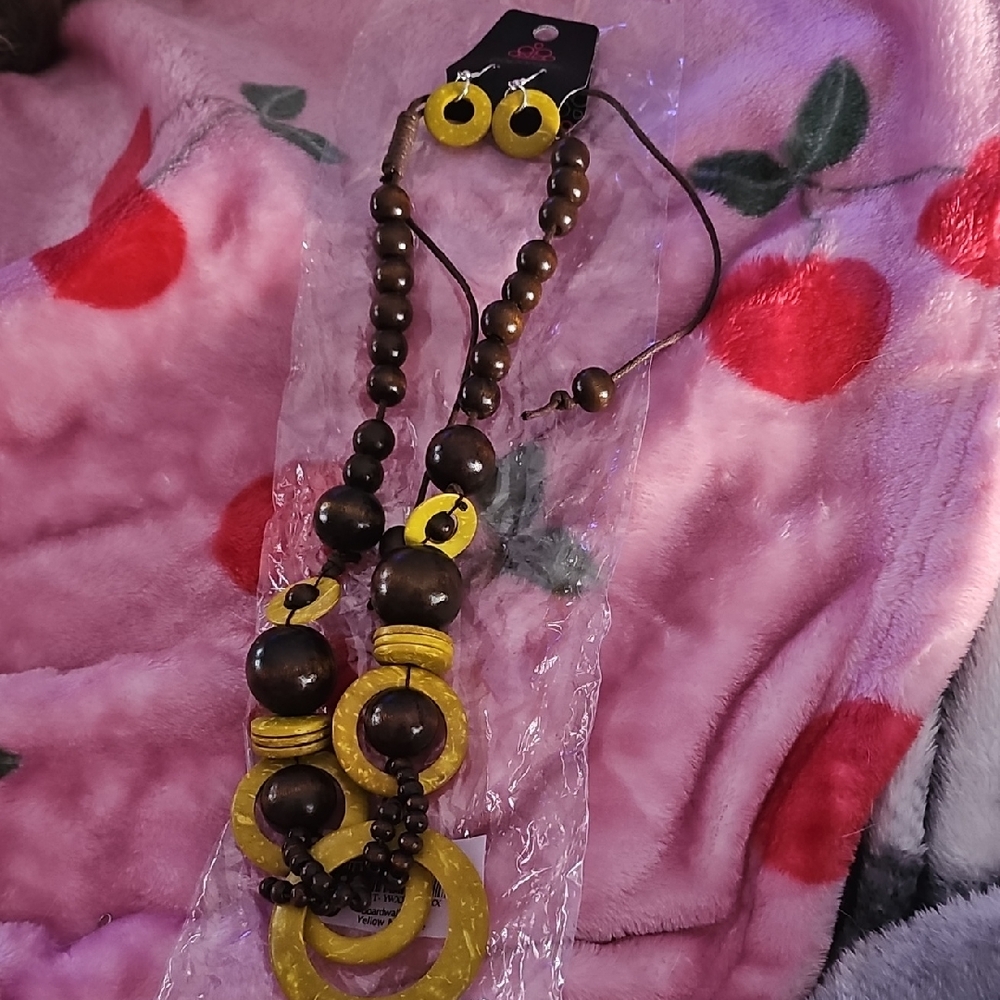 Paparazzi Yellow and Brown Beaded Necklace Set - Picture 1 of 4